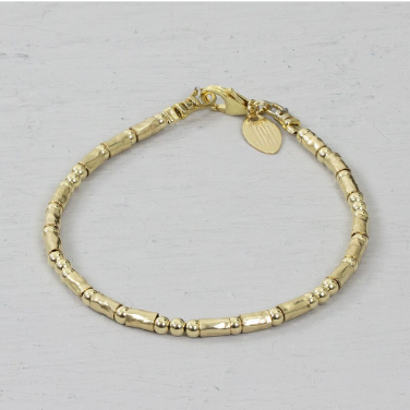 Armband buisjes en balletjes gemaakt van Goldfilled. Combineer deze armband met het bijpassende collier voor een complete look!